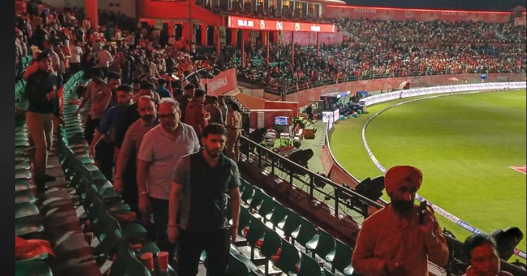 पाकिस्तानसँगको द्वन्द भड्किएपछि आईपीएल एक हप्ताका लागि स्थगित
